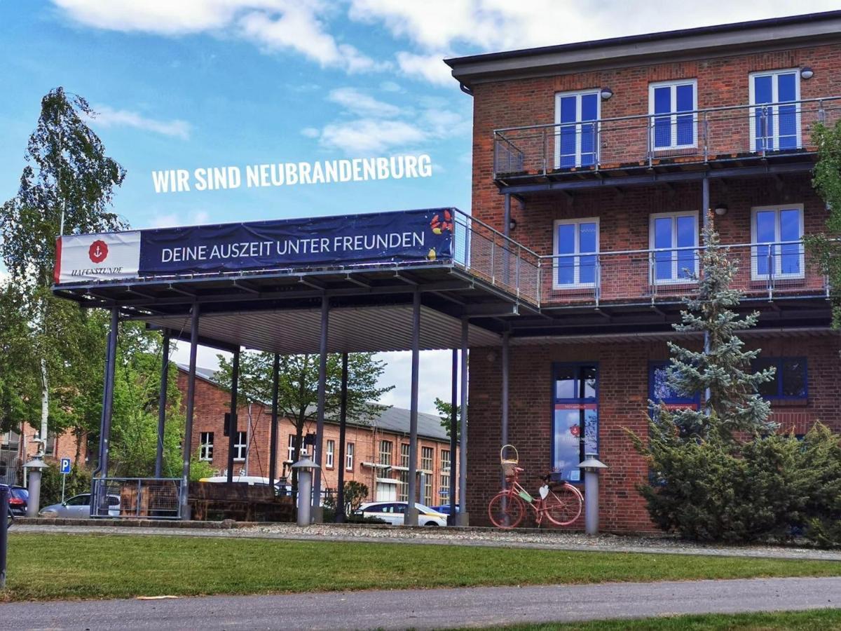Hotel Hafenstunde Neubrandenburg Exterior foto
